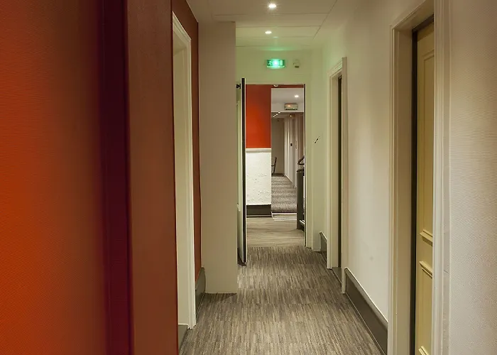 Hotel Le Grillon